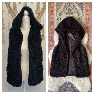 Vintage forever 21 black faux fur sleeveless hooded vest 2004 winter vibes small